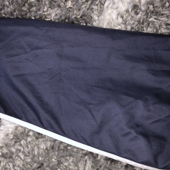 CLOSING CLOSET!! - Picture 6 of 6